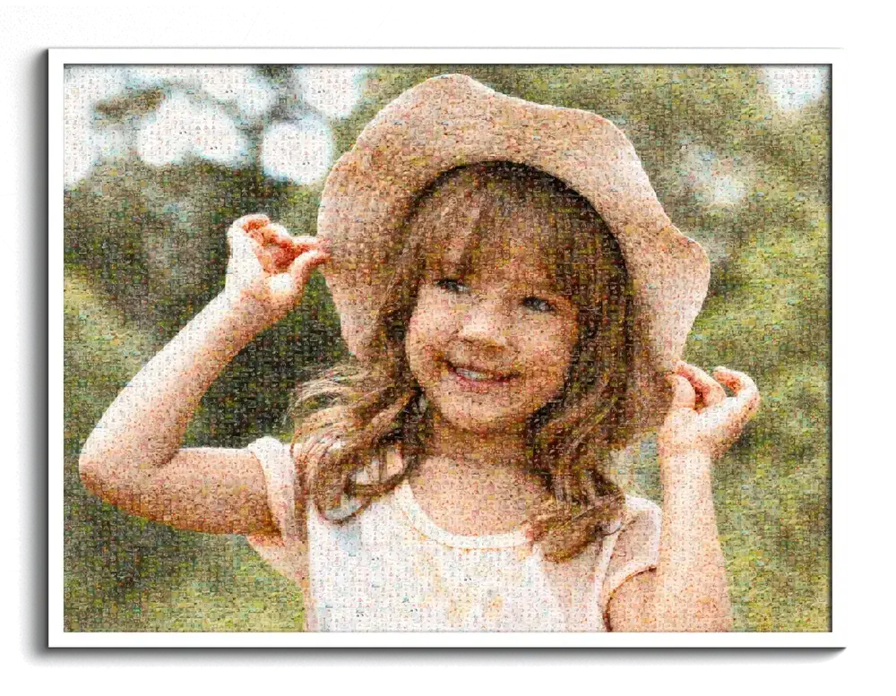 Fotomosaik eines lächelnden Mädchens mit großem Hut aus vielen kleinen Fotos, im weißen Rahmen
